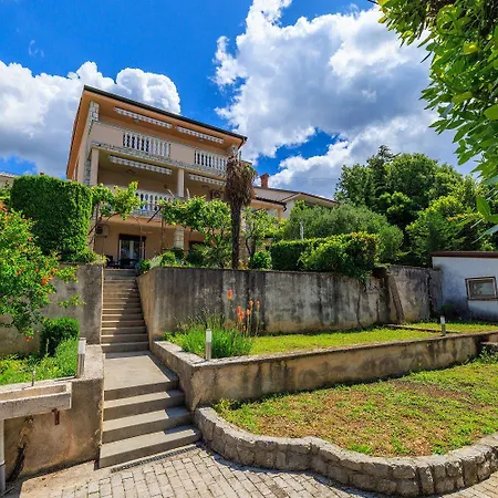 Renoviertes Nur 100 Meter Zum Mit Meerblick, Grill, Terrasse