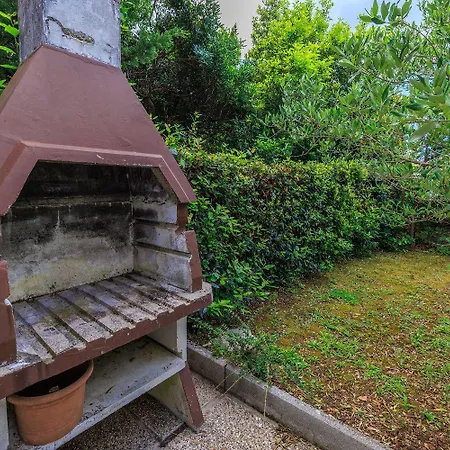 Renoviertes Nur 100 Meter Zum Mit Meerblick, Grill, Terrasse Apartmán Jadranovo