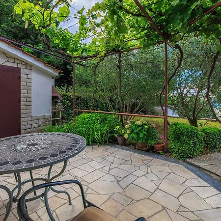 Renoviertes Nur 100 Meter Zum Mit Meerblick, Grill, Terrasse Apartmán *