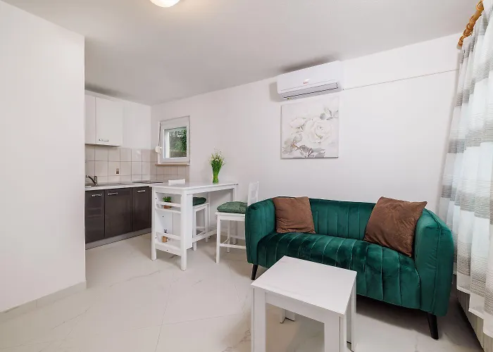Renoviertes Nur 100 Meter Zum Mit Meerblick, Grill, Terrasse