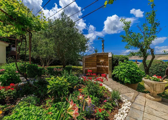 Renoviertes Nur 100 Meter Zum Mit Meerblick, Grill, Terrasse