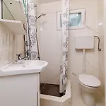 Renoviertes Nur 100 Meter Zum Mit Meerblick, Grill, Terrasse Daire Jadranovo