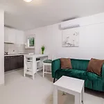 Renoviertes Nur 100 Meter Zum Mit Meerblick, Grill, Terrasse