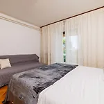 Renoviertes Nur 100 Meter Zum Mit Meerblick, Grill, Terrasse Daire