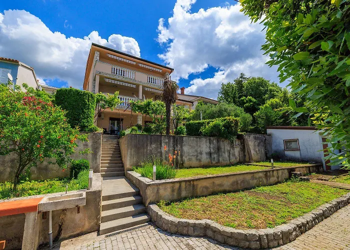 Renoviertes Nur 100 Meter Zum Mit Meerblick, Grill, Terrasse