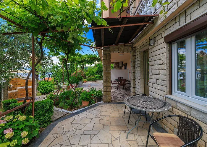 Renoviertes Nur 100 Meter Zum Mit Meerblick, Grill, Terrasse جادرانوفو