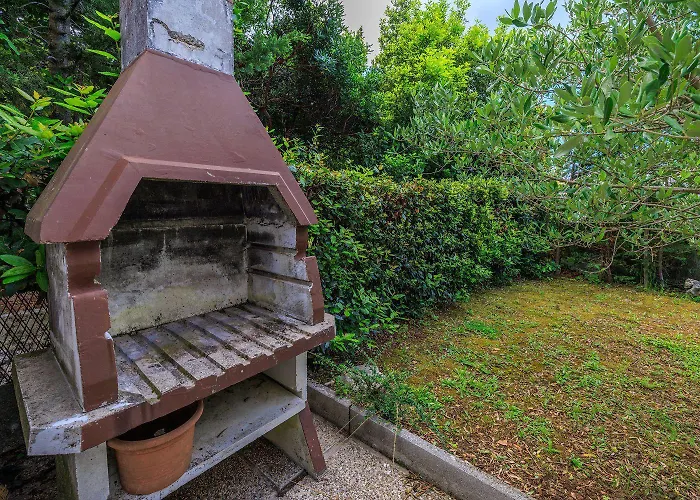 Renoviertes Nur 100 Meter Zum Mit Meerblick, Grill, Terrasse شقة جادرانوفو