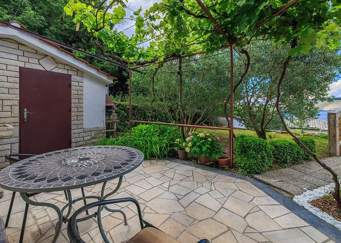 Renoviertes Nur 100 Meter Zum Mit Meerblick, Grill, Terrasse شقة *